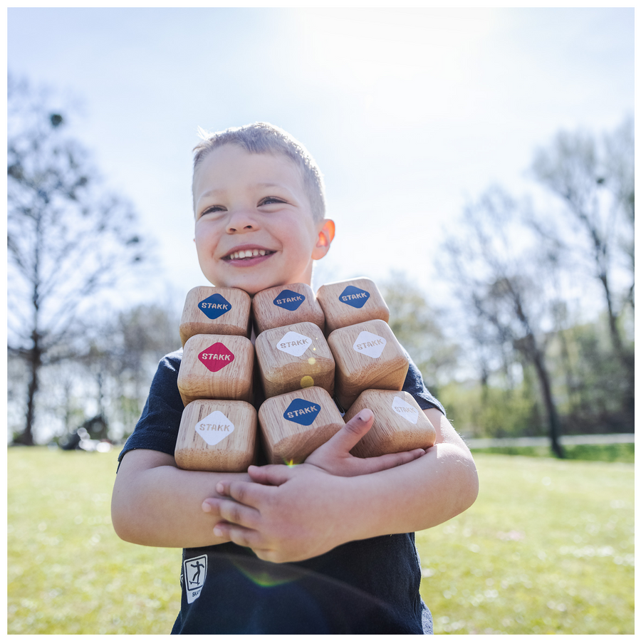 STAKK - the new outdoor toss game for the garden and the park